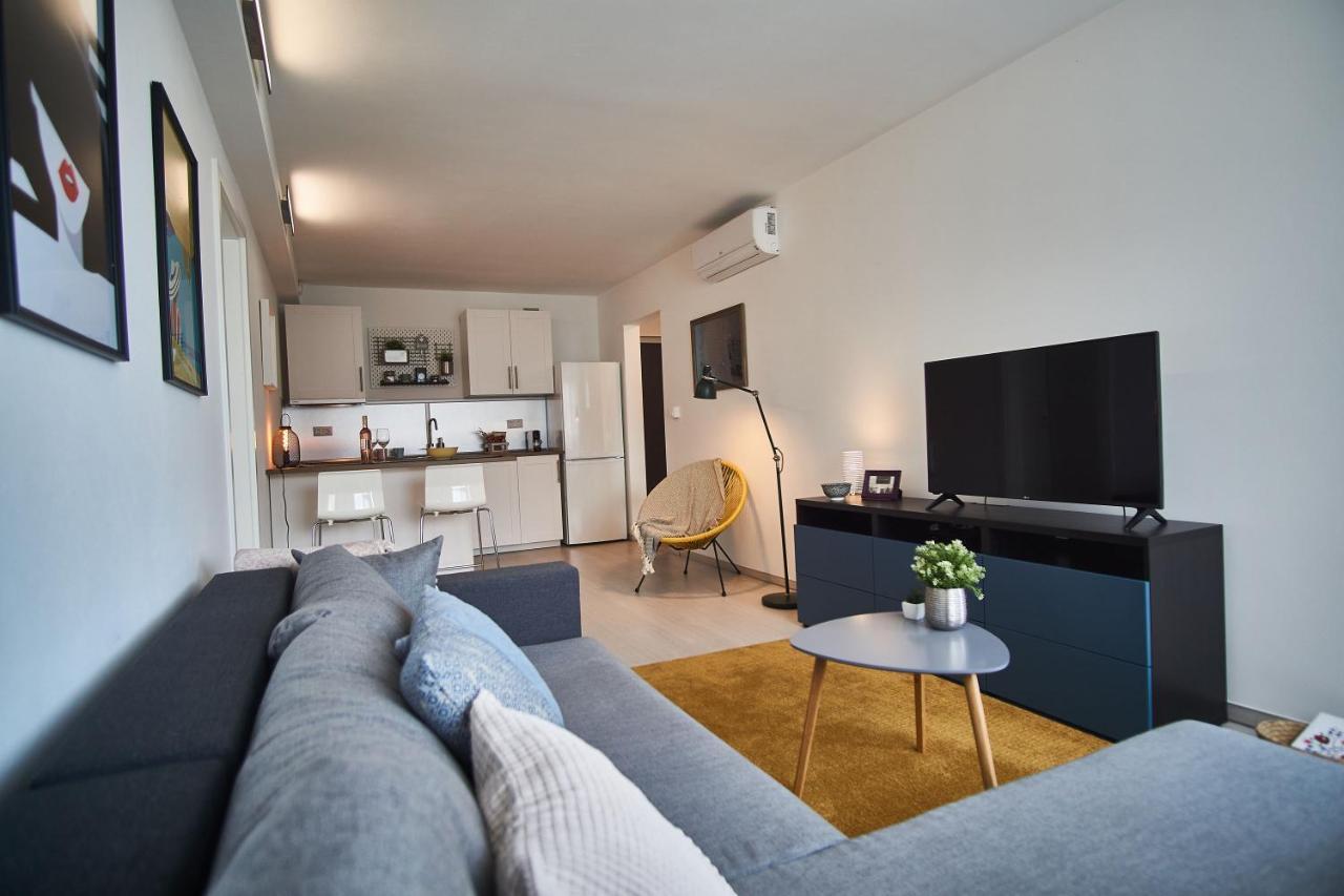 Catamaran Apartments - Hostaid Сиофок Екстериор снимка