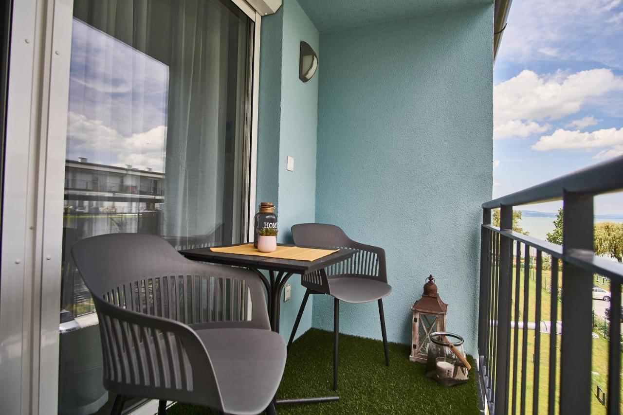 Catamaran Apartments - Hostaid Сиофок Екстериор снимка